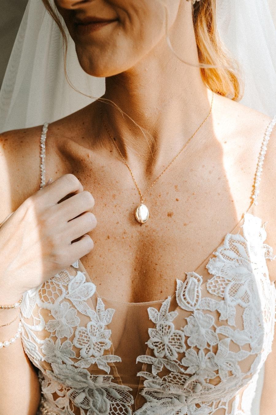 carousel-hero-element image-3